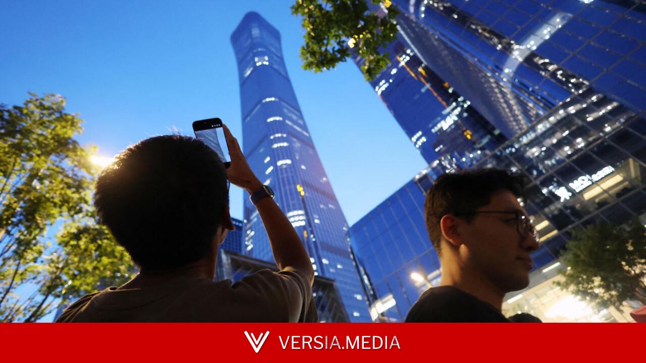 北京小飞机撞中国尊中信大厦:当局称该驾驶员曾有自杀念头