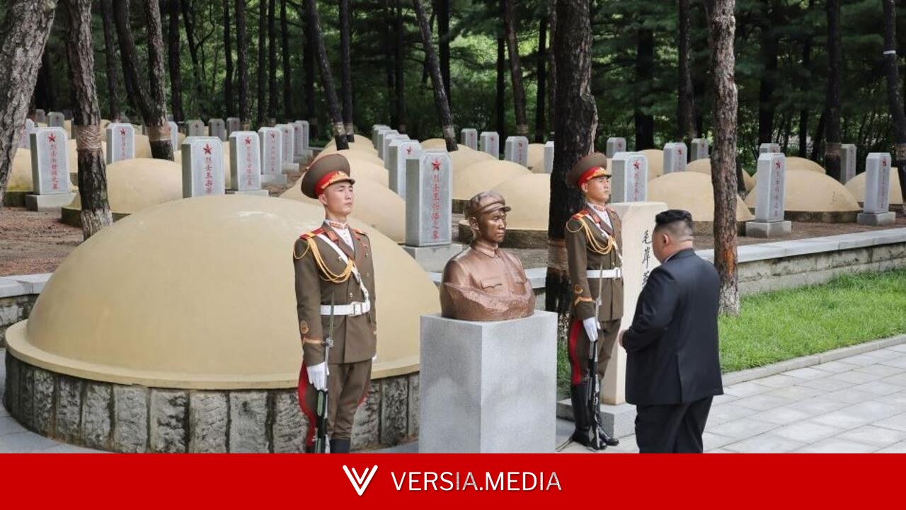 金正恩参谒志愿军烈士陵园 在毛岸英墓前献花